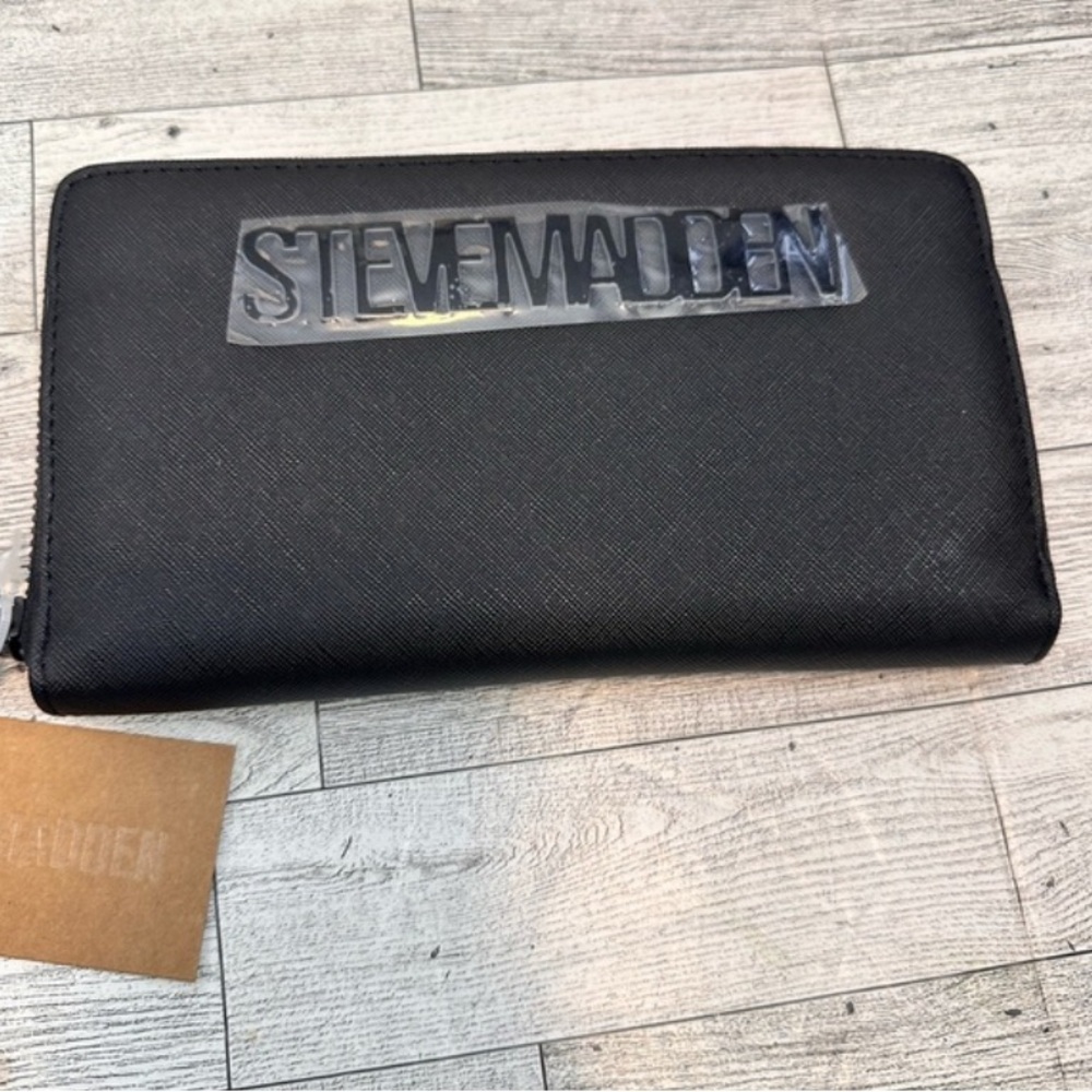 Steve Madden Beviee Black Zip Around Wallet with Wristlet - NWT